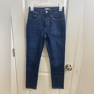 Elizabeth and James High Rise Stove Pipe Jeans NWOT